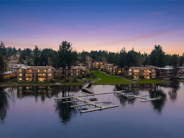 17500 NE 40th Place #I2, Redmond, WA 98052