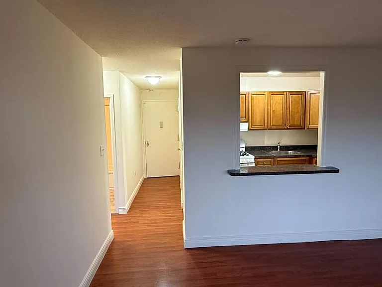 80 Guion Pl — Photo 3