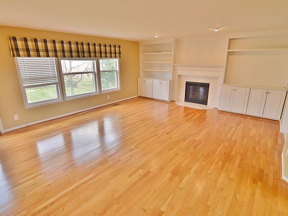 5th image of 3927 Woodgate Ct