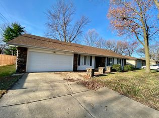 3841 S Queens Ct, Springfield, MO 65807