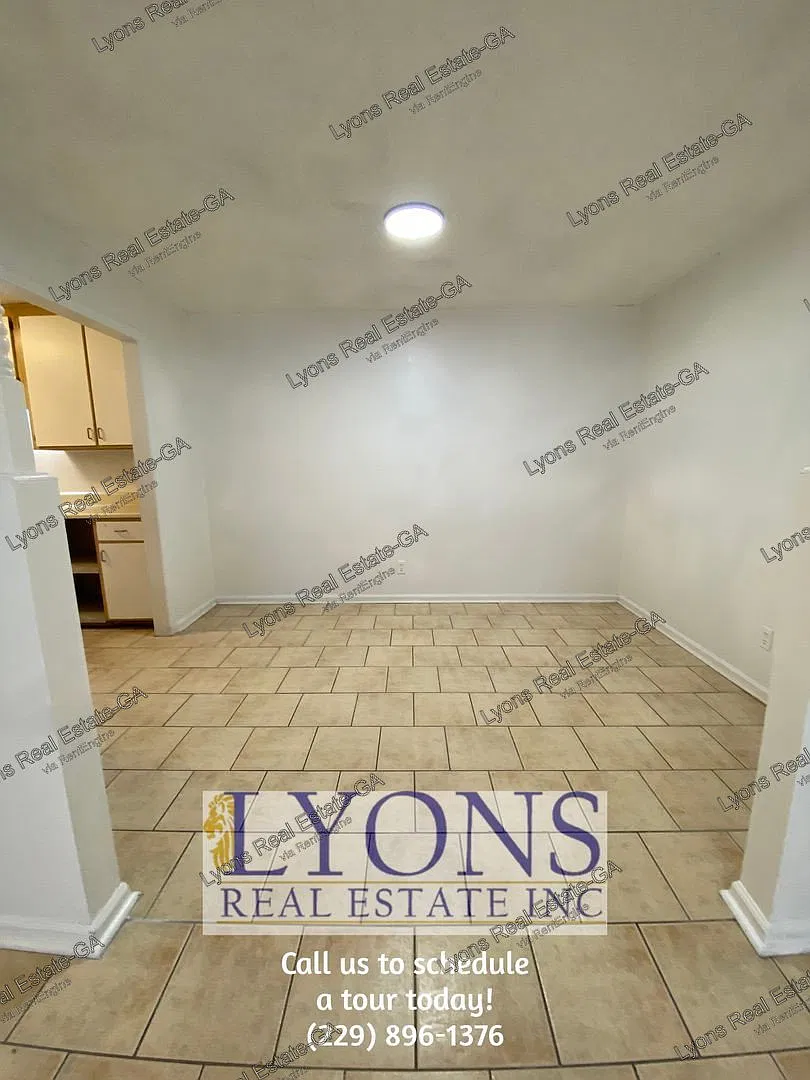 2 bed, 1.0 bath, $850 — Photo 3