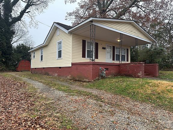 2nd image of 319 Vanderford St