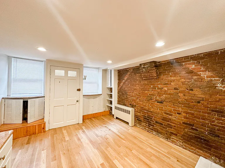 61 Phillips St #1A — Photo 3