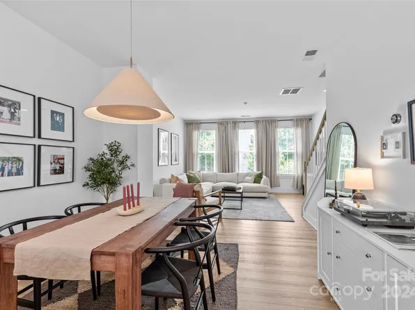 812 Seigle Point Dr, Charlotte, NC 28204