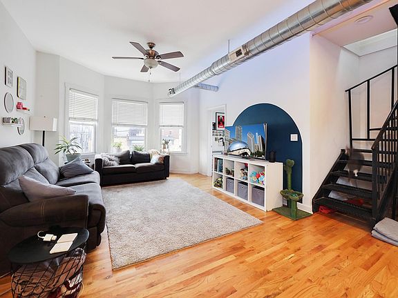 3rd image of 1148 W Belmont Ave APT 2F