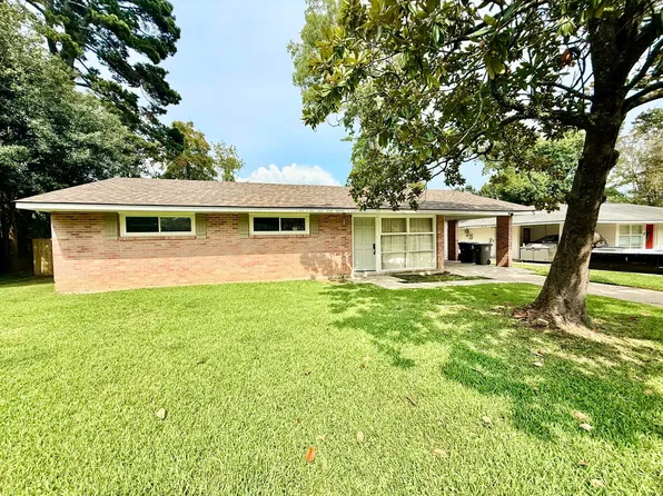 2235 E Contour Dr, Baton Rouge, LA 70809