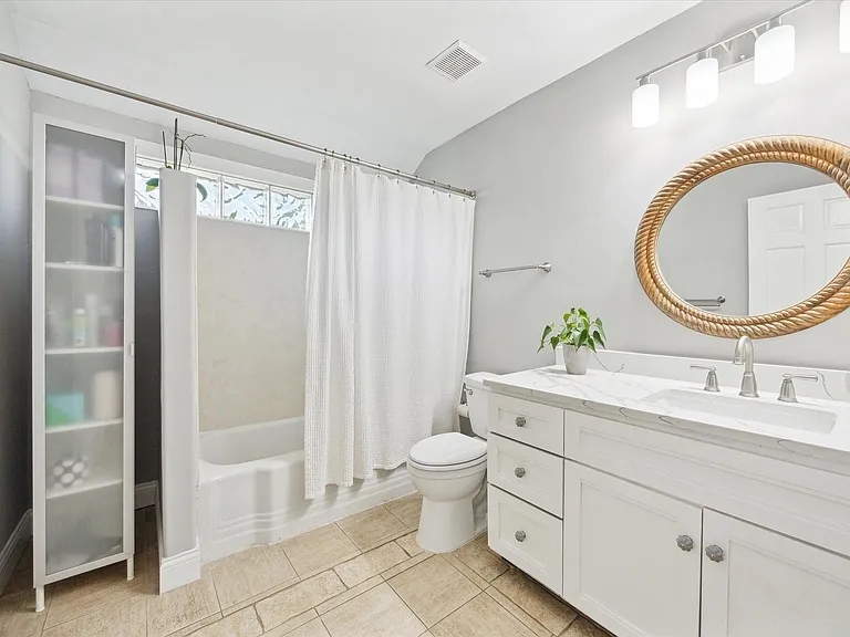 718 Garden Oaks Blvd — Photo 25