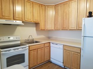 17 Fordyce Ct APT 8, New Milford, CT 06776