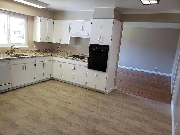 4207 Eggers Dr — Photo 9