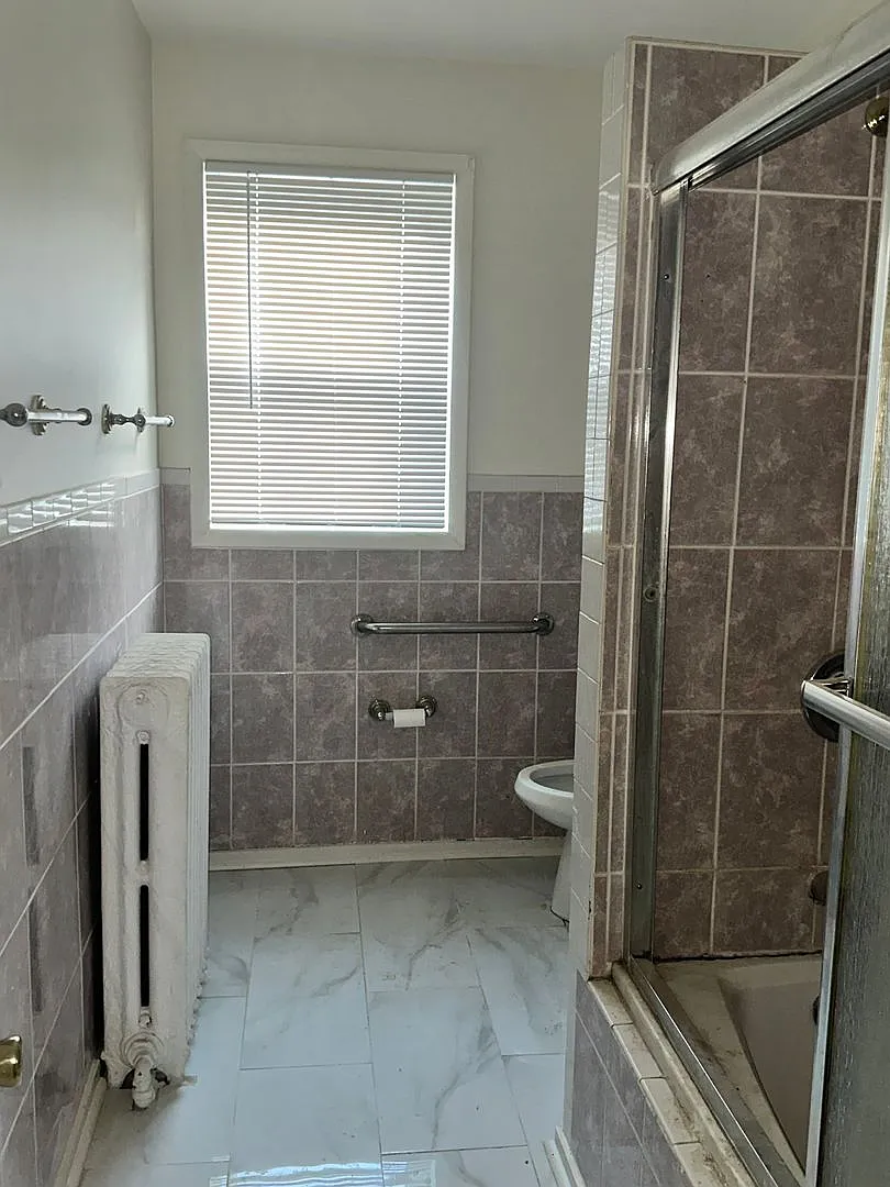 Spacious Home Available for Rent! W/D! Available Now! — Photo 2