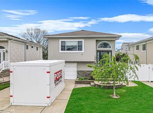 112 Lee Ave, Babylon, NY