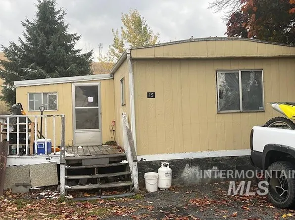1025 Eid Rd Trailer 15, Moscow, ID 83843