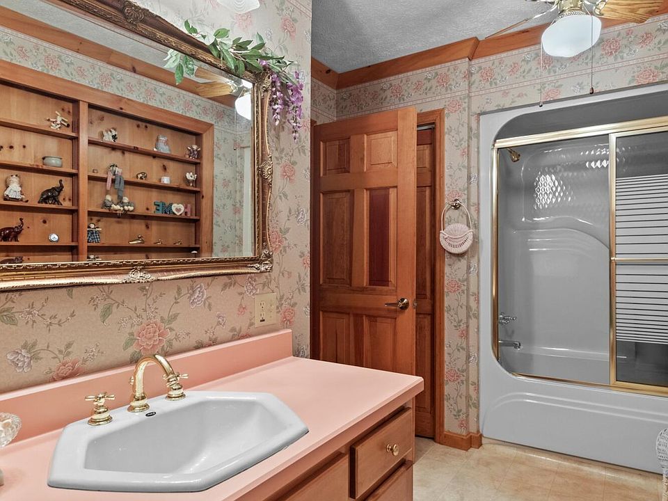 13th image of this home