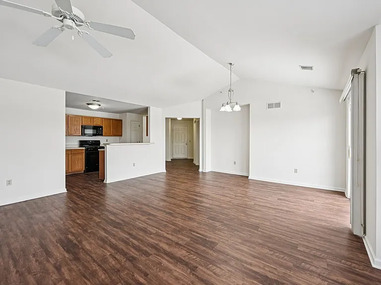 Spring Creek Apartments — Photo 160