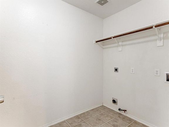 2nd image of 3324 Lake Hill Ln