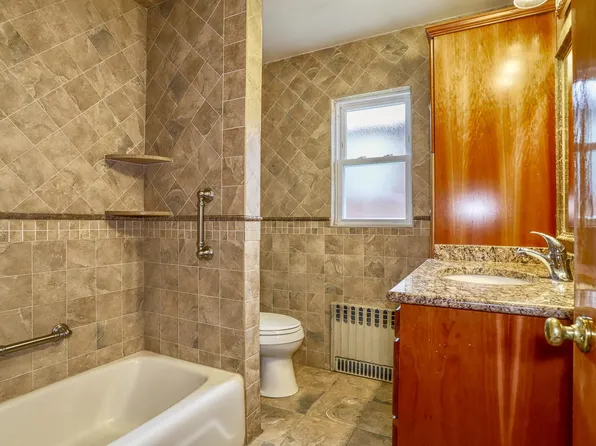 1106 Keswick Place image 12 of 23