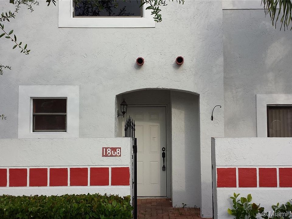 2nd image of 1808 San Remo Cir