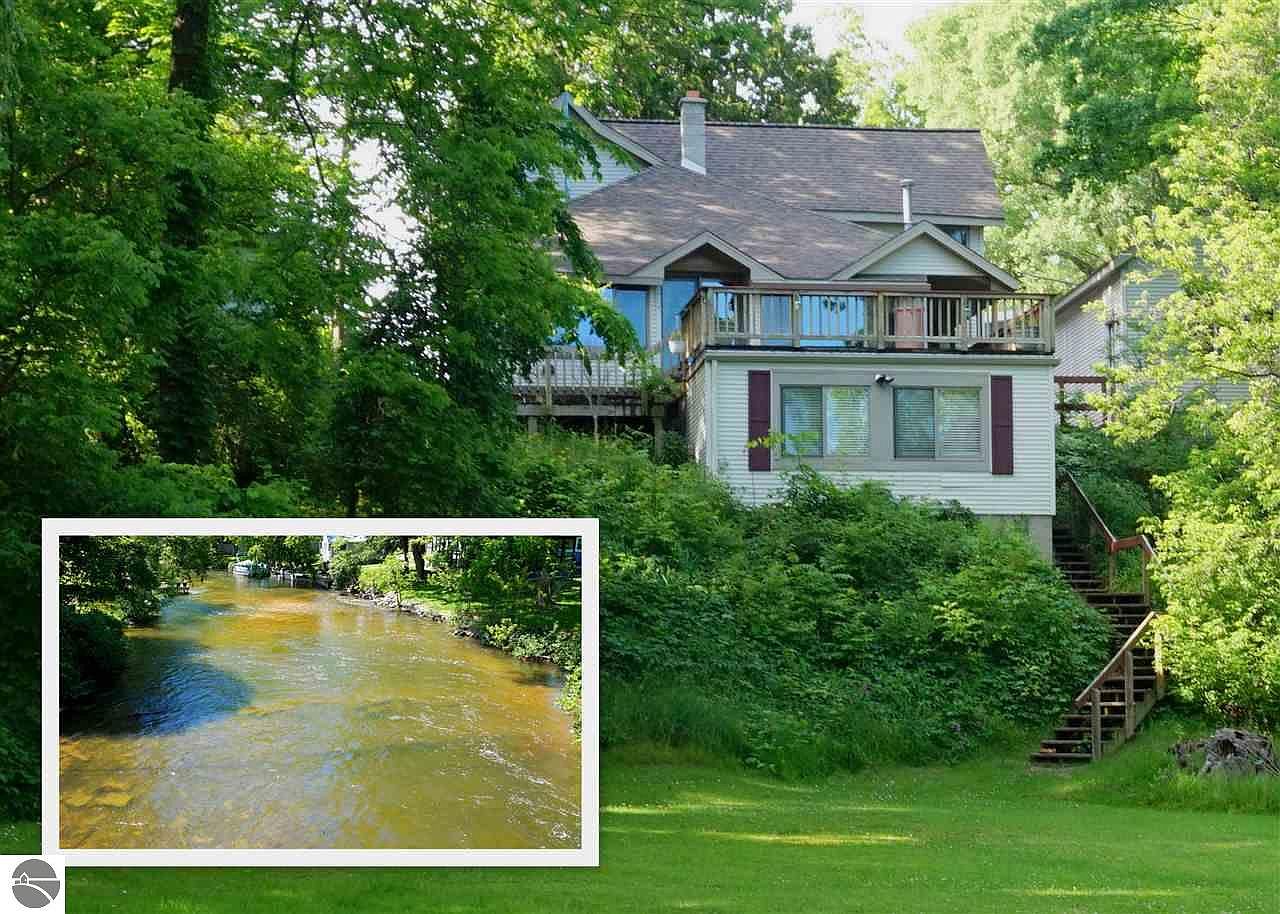 121 South St, Bellaire, MI 49615 Zillow