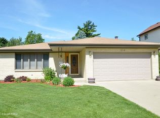 220 S Rohlwing Rd, Palatine, IL 60074