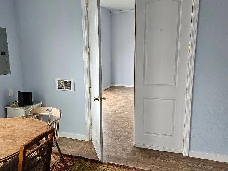 435 Ash St — Photo 5