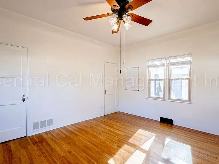 227 Oleander Ave — Photo 11