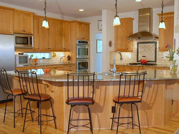 Kitchen - Granite Bar