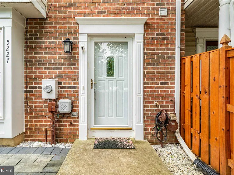 5227 Regal Ct — Photo 29