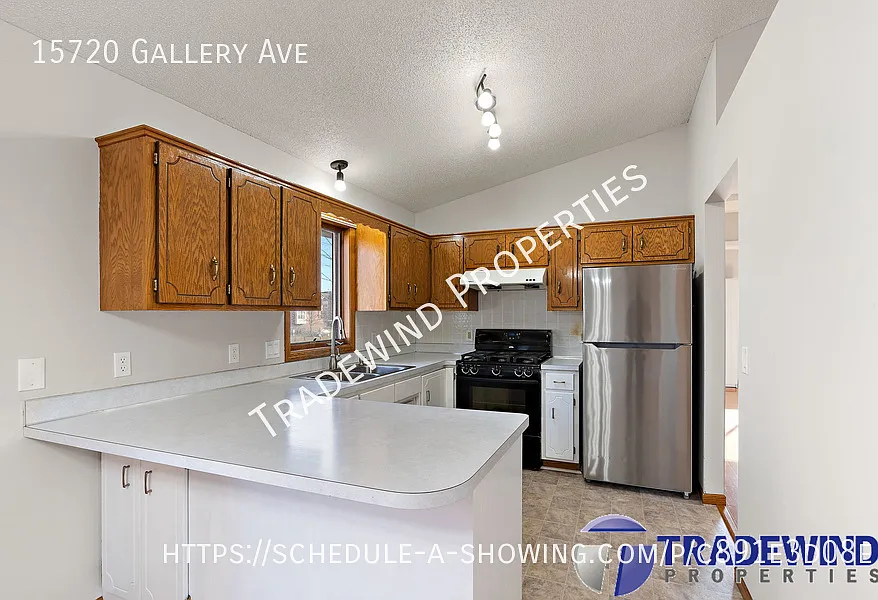 Wonderful 4 Bed 2 Bath Home — Photo 3