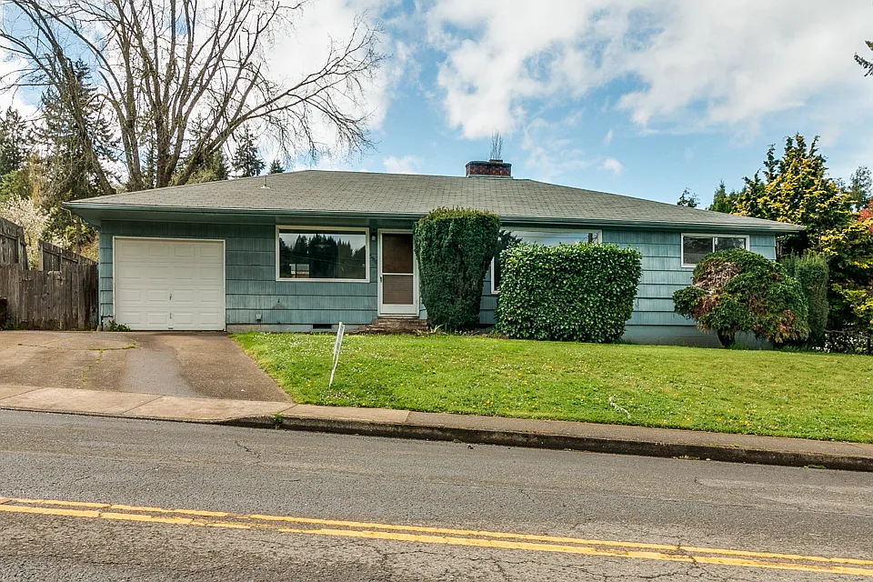 3-Bedroom, 1-Bath duplex In Eugene South Hills! — Photo 2