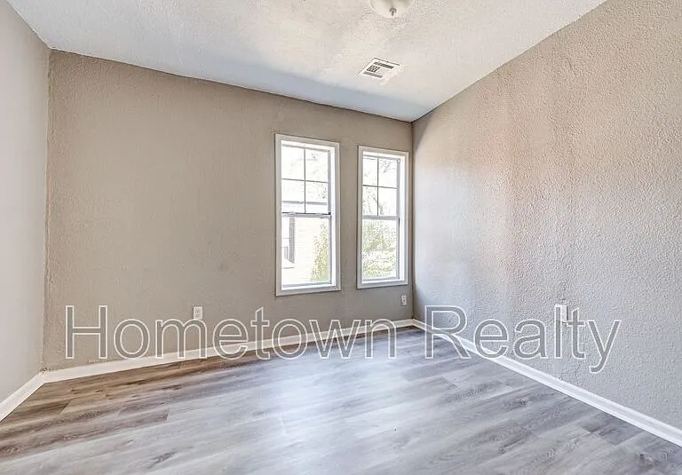 2122 N Glen Ellyn St — Photo 10