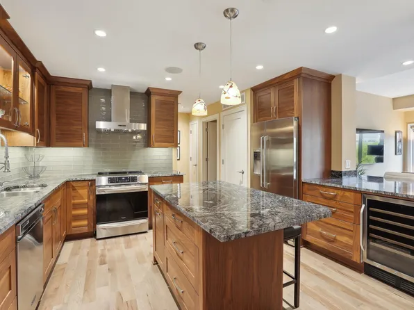 1201 Yale Pl APT 211, Minneapolis, MN 55403