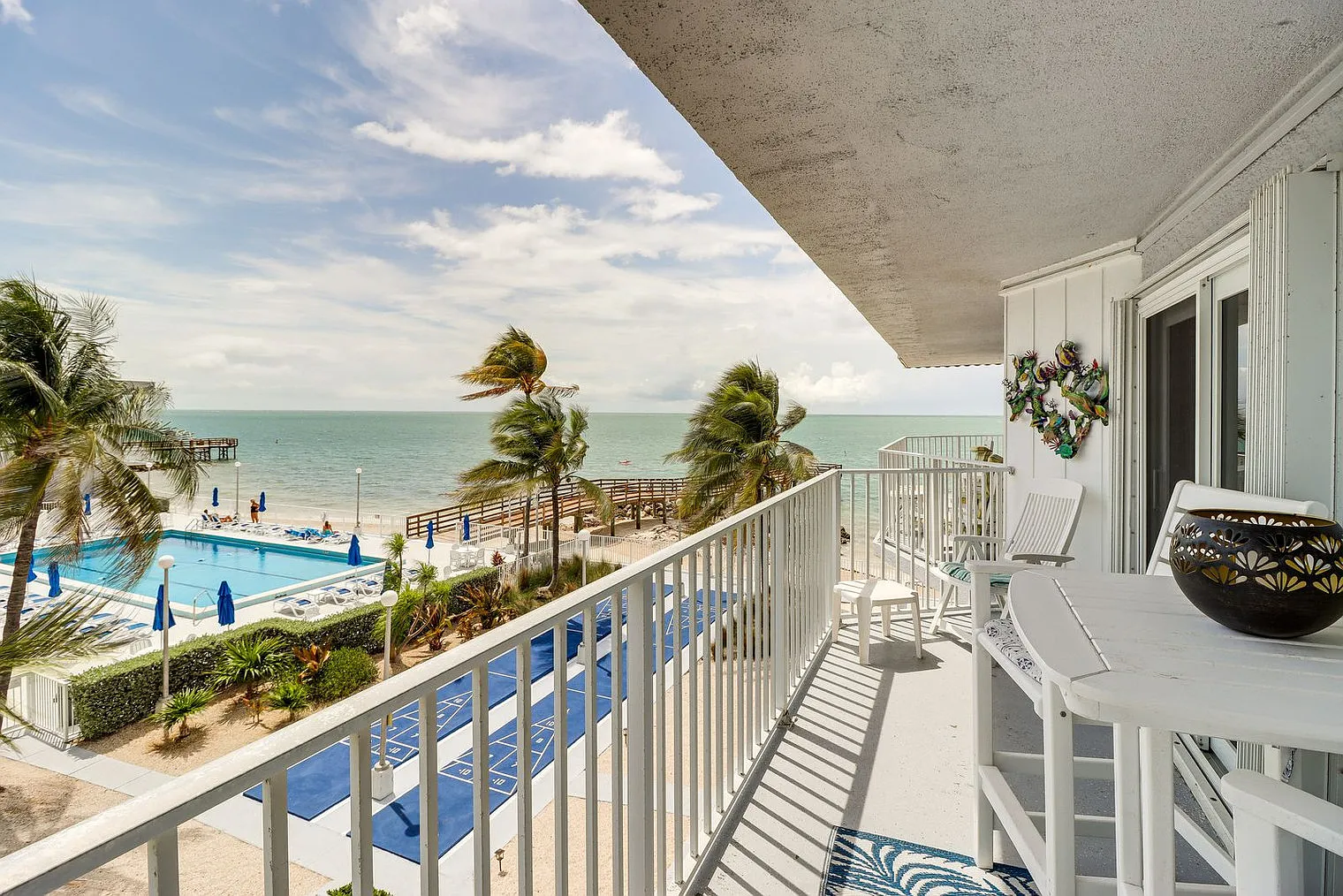 2 bed, 2.0 bath, 1044 sqft, $7,015 — Photo 4