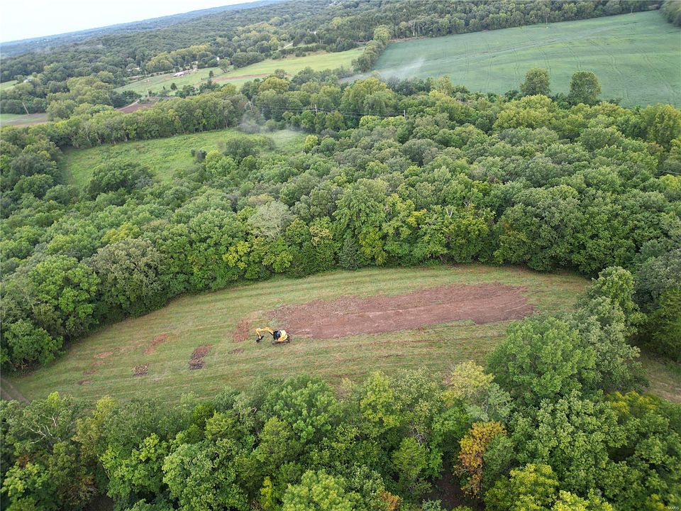 2nd image of 11 Tanglefoot Farms Rd