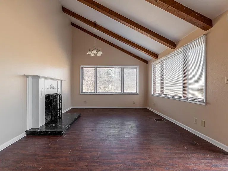 24777 Highland Rd — Photo 8