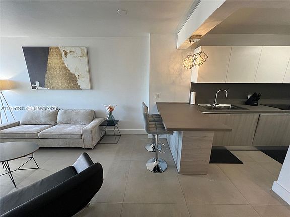 2nd image of 100 Lincoln Rd #620