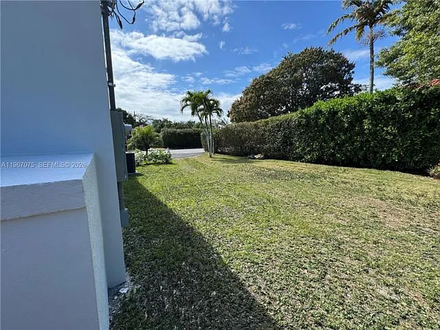 51 Montilla Ave — Photo 11