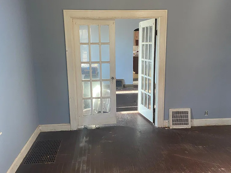 1305 E Riverside Dr #1305 — Photo 1