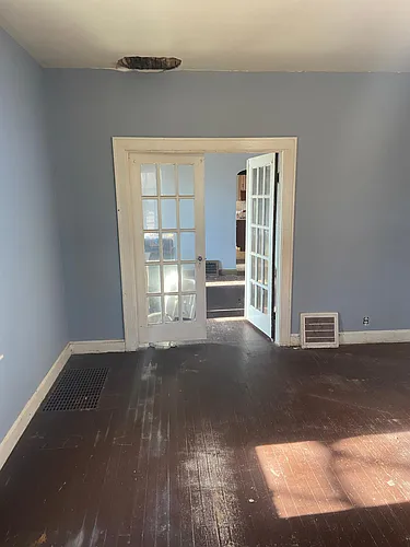 1305 E Riverside Dr #1305 Photo 1