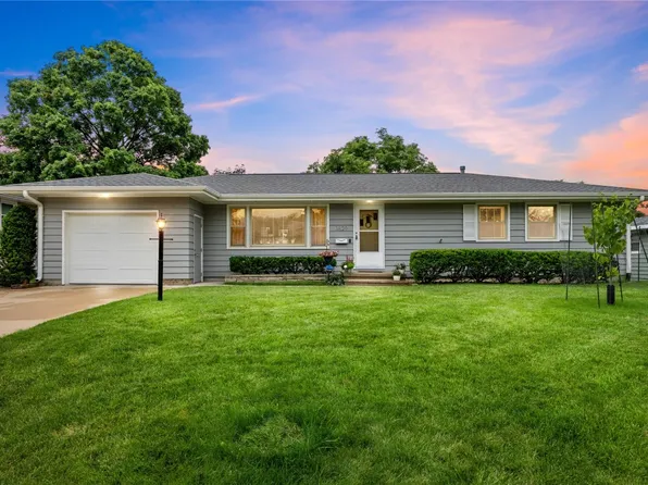 3829 Clark Rd SE, Cedar Rapids, IA 52403