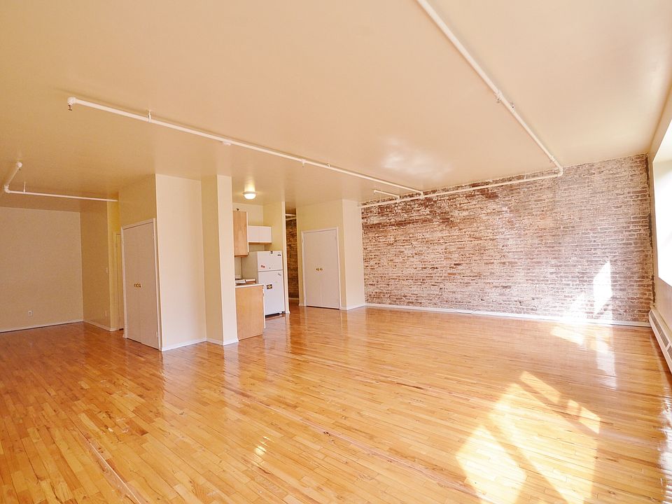 1st image of 35 Main St #305