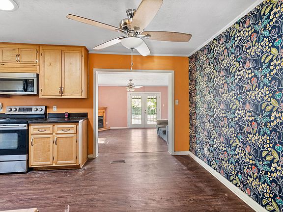 4th image of 2815 Skycrest Dr