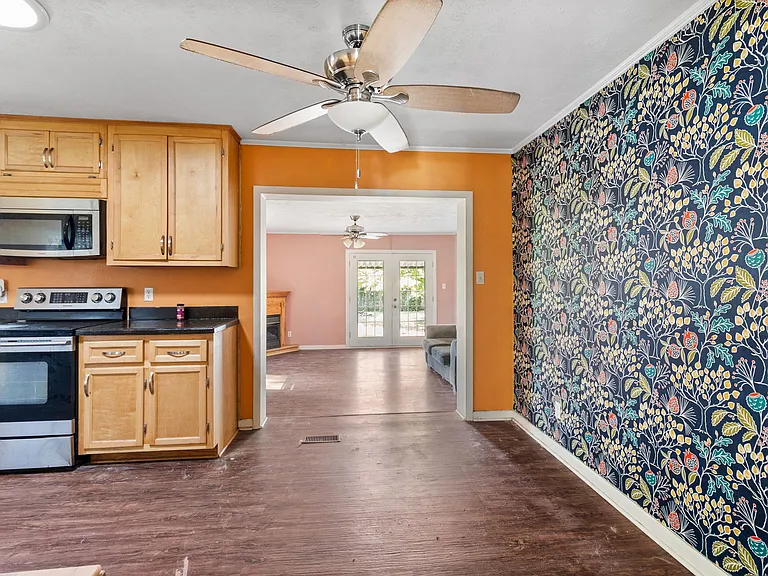 2815 Skycrest Dr — Photo 4