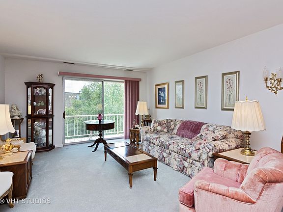 2nd image of 909 E Kenilworth Ave Unit 416
