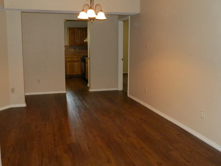13108 Lubbock Ln — Photo 4