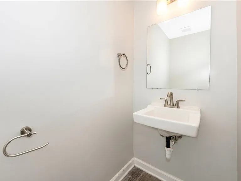 214 Ashfield Ct — Photo 18