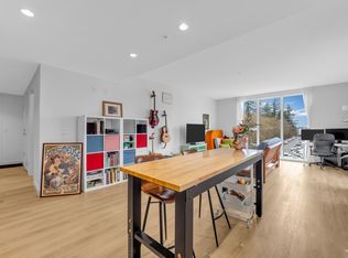 9888 University Cres #510, Burnaby, BC V5A0E5