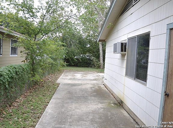 2nd image of 534 Park Village Dr