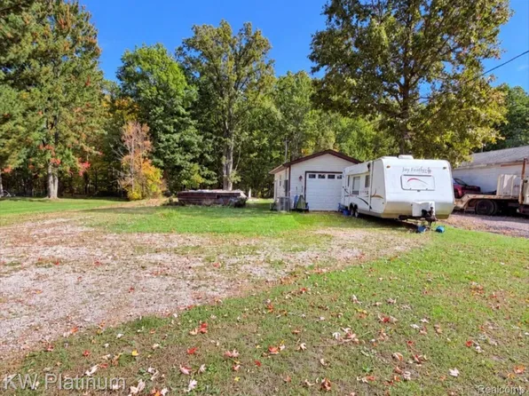 192 Pickford Rd, Kimball, MI 48074