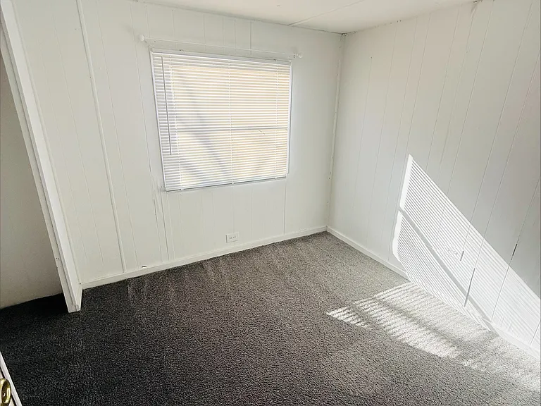 535 Rocwood Dr #8 — Photo 3