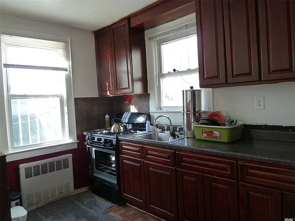 3rd image of 4642 Kissena Blvd